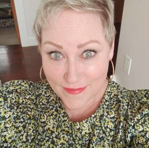 Meet your Posher, Laurie